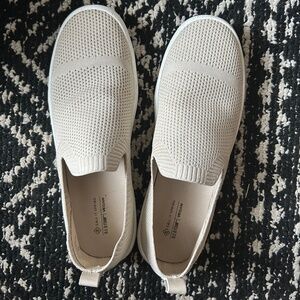 Spring Cream Pull On Shoes